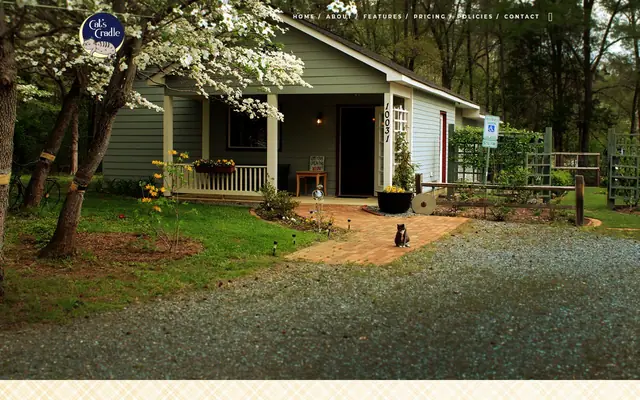 Homepage of CATS CRADLE – cat sitter in Matthews, NC